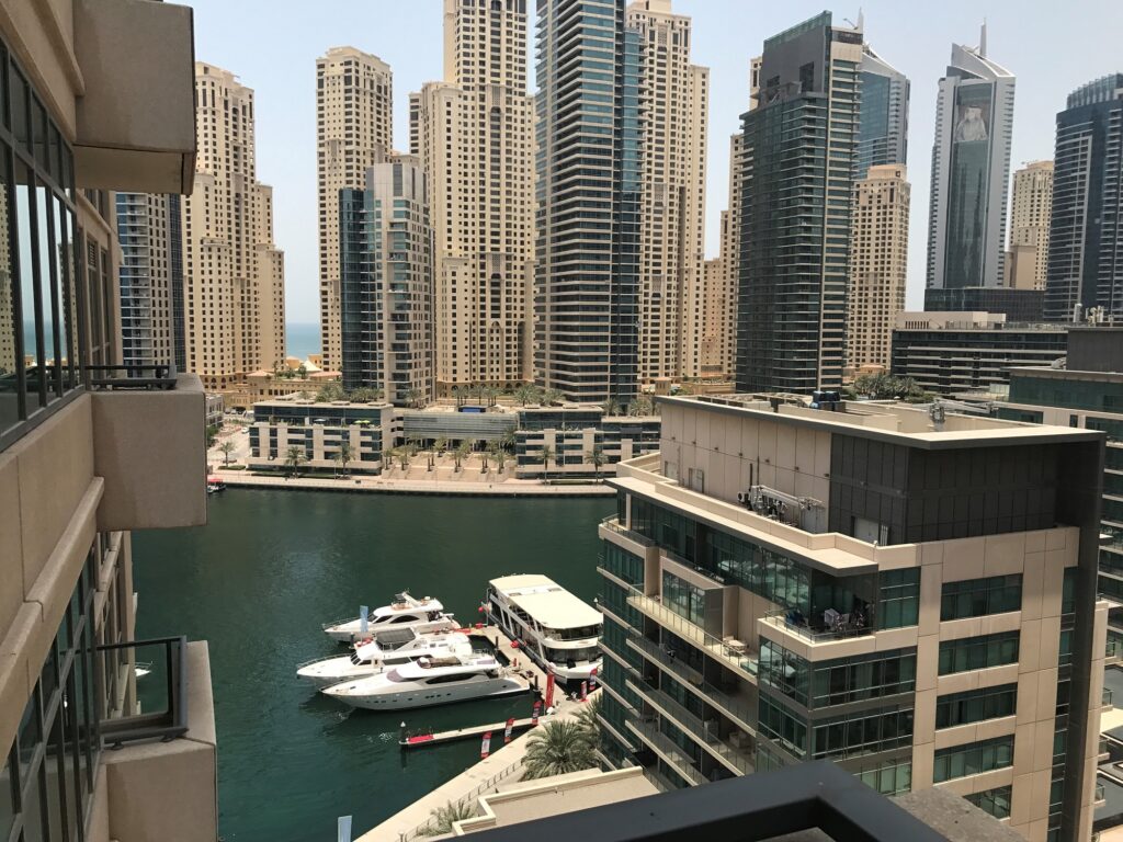 Uitzicht vanuit appartement in Dubai